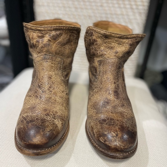 Distressed Brown Leather Ankle Boots – Western Style, Vintage Look - Picture 5 of 9